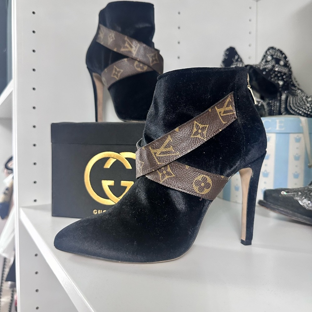 Elegant Black Velvet Ankle Boots real Loius Vuitton CANVAS sz 7.5